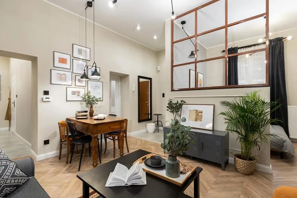 Nobel Apartment - Best Location!-1